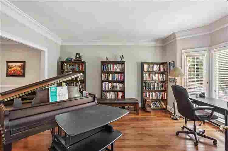 5 BR in Marietta