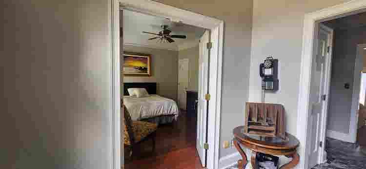 5 BR in Marietta