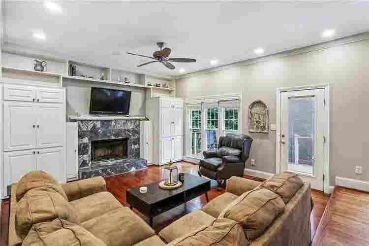 5 BR in Marietta