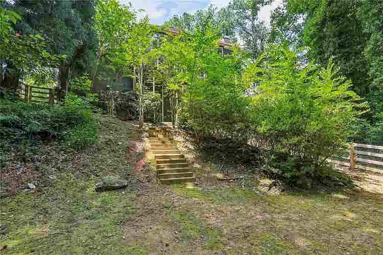 5 BR in Marietta