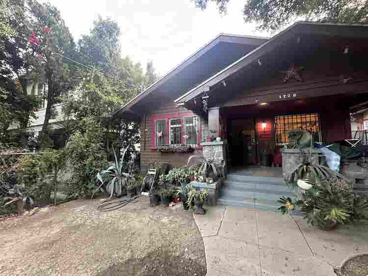 Bdr in Huge SFH + Yard in Echo Park