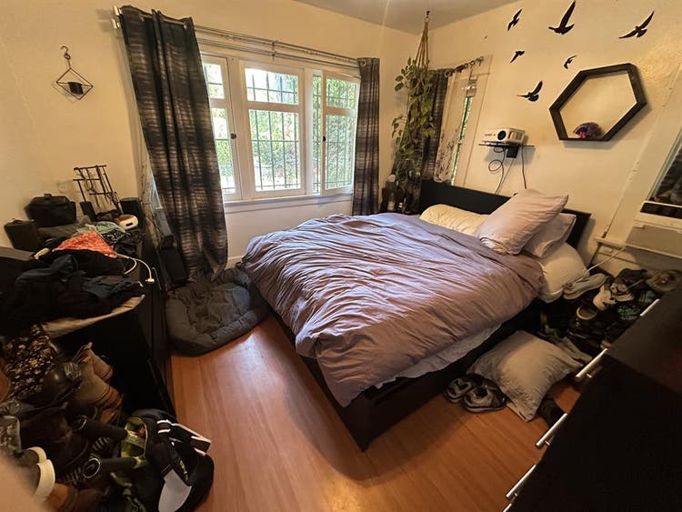Bdr in Huge SFH + Yard in Echo Park