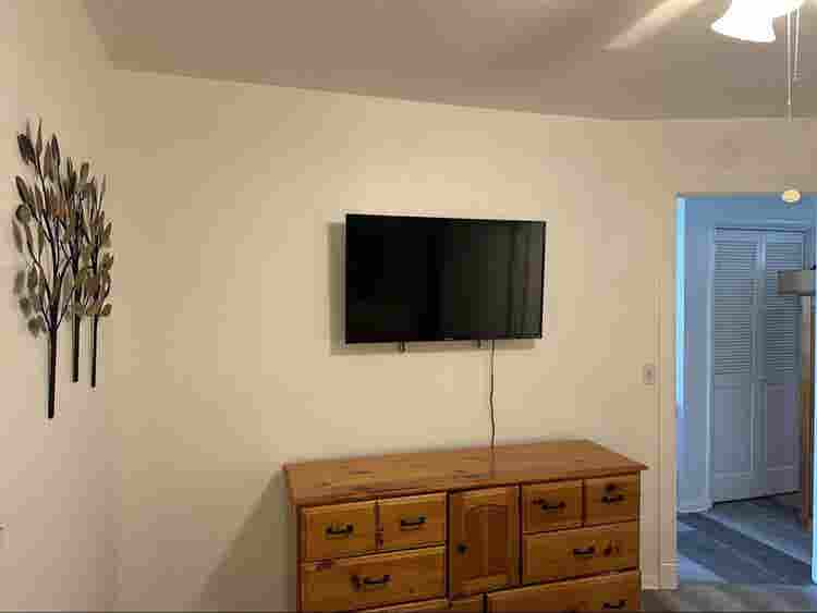 Room & private half bath for rent