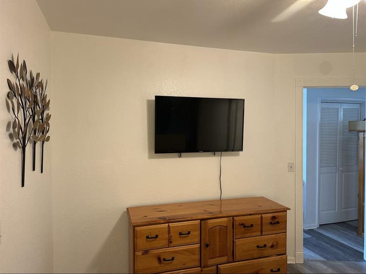 Room & private half bath for rent