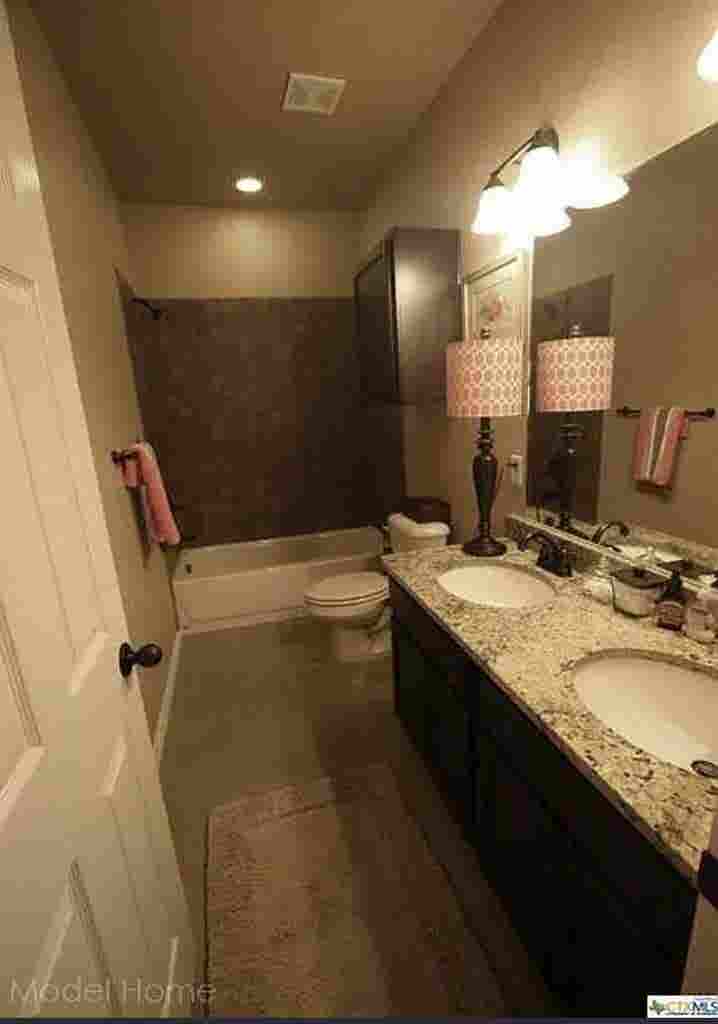Looking for a Roomate