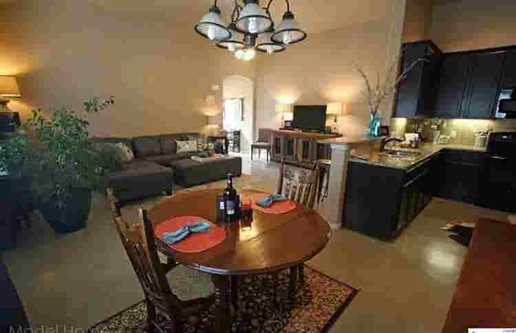 Looking for a Roomate