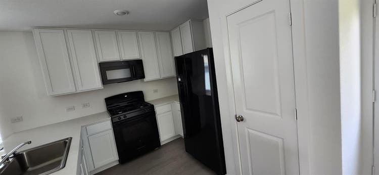 2 Rooms available - New House
