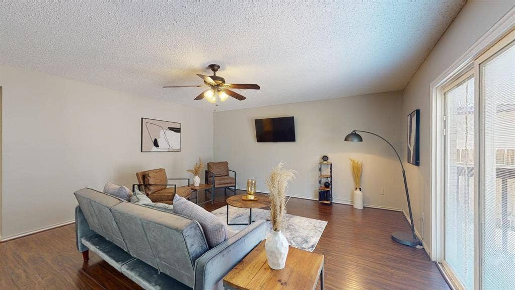 1 BR in Austin