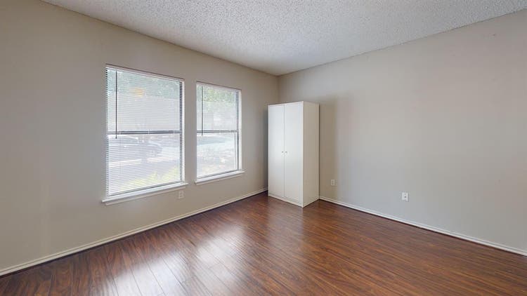 1 BR in Austin