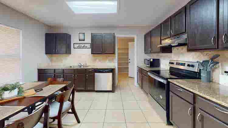 1 BR in Austin