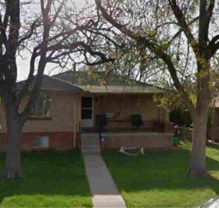 Room 
for rent basement level