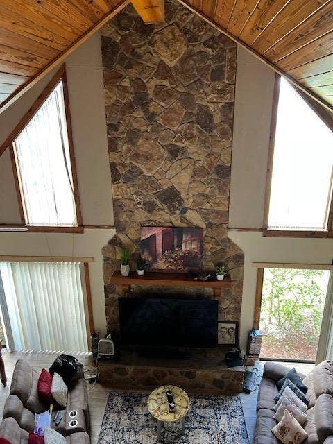 Spacious Room in a beautiful home