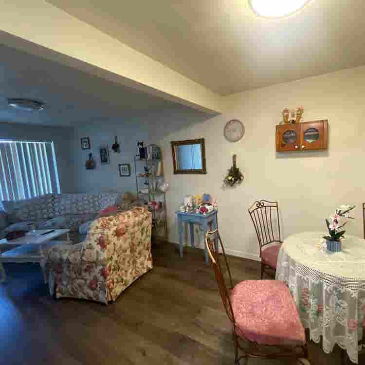 Looking for roommate (girls only)