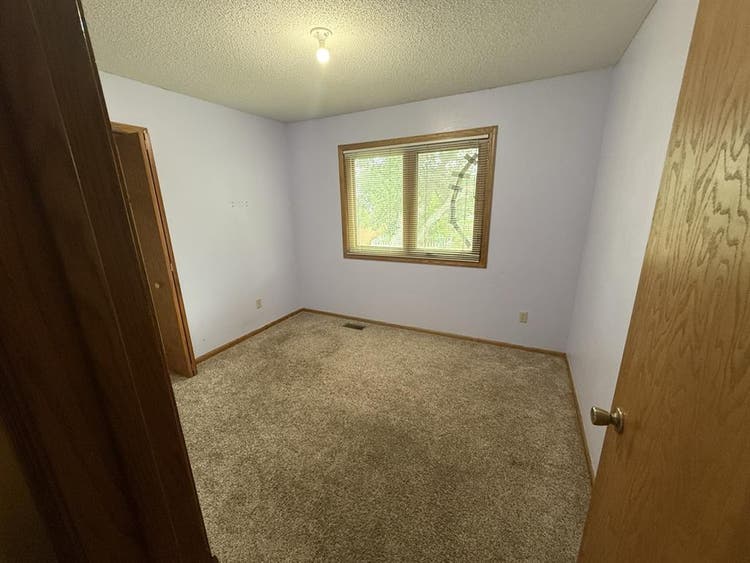Looking for Roommates