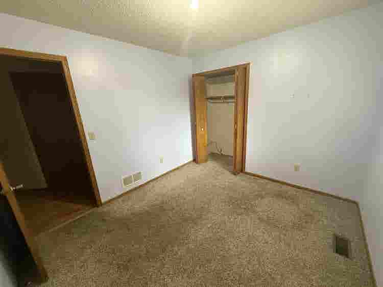 Looking for Roommates