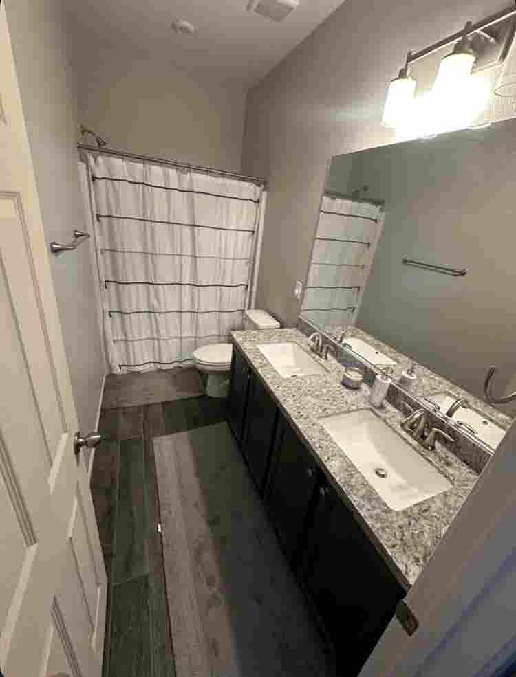 Modern and Spacious Room for Rent.