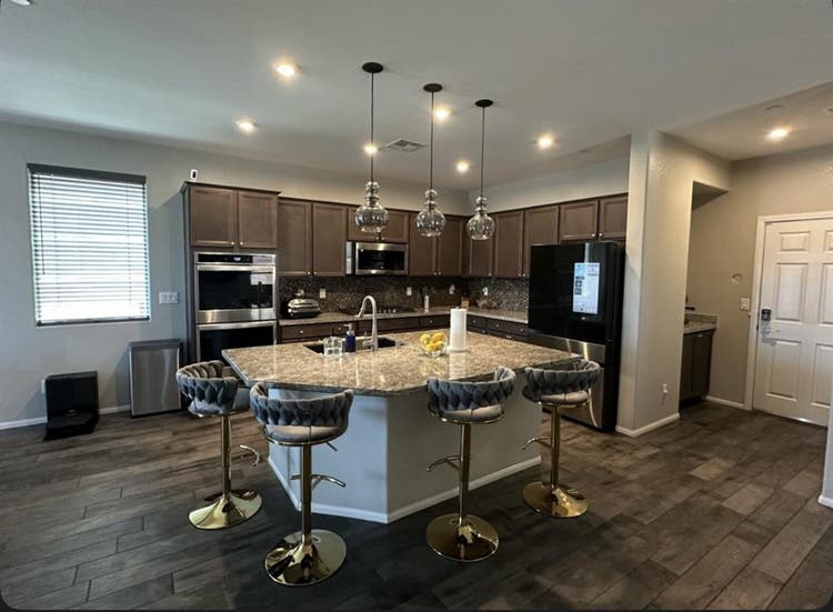Modern and Spacious Room for Rent.