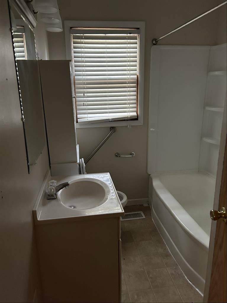 Minnetonka home room for Rent $