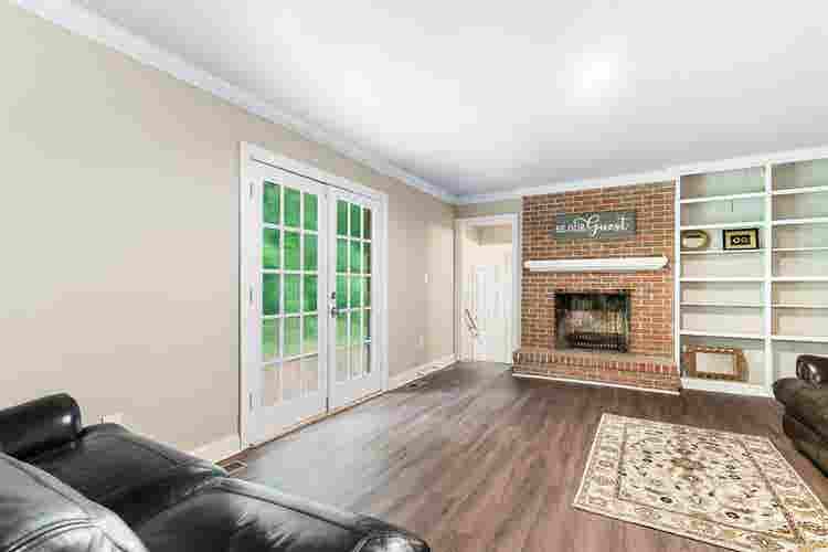 1 BR in Petersburg