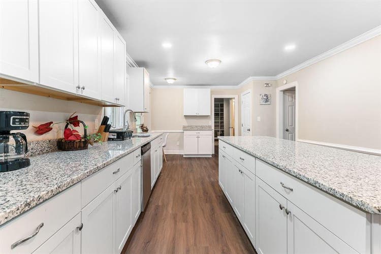 1 BR in Petersburg