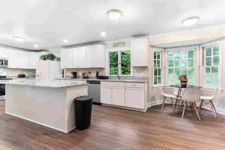 1 BR in Petersburg