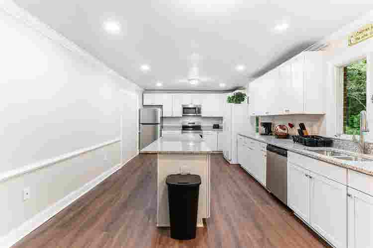 1 BR in Petersburg