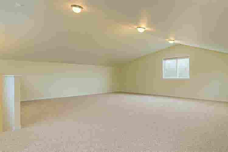 Amazing Room Or Entire third Story