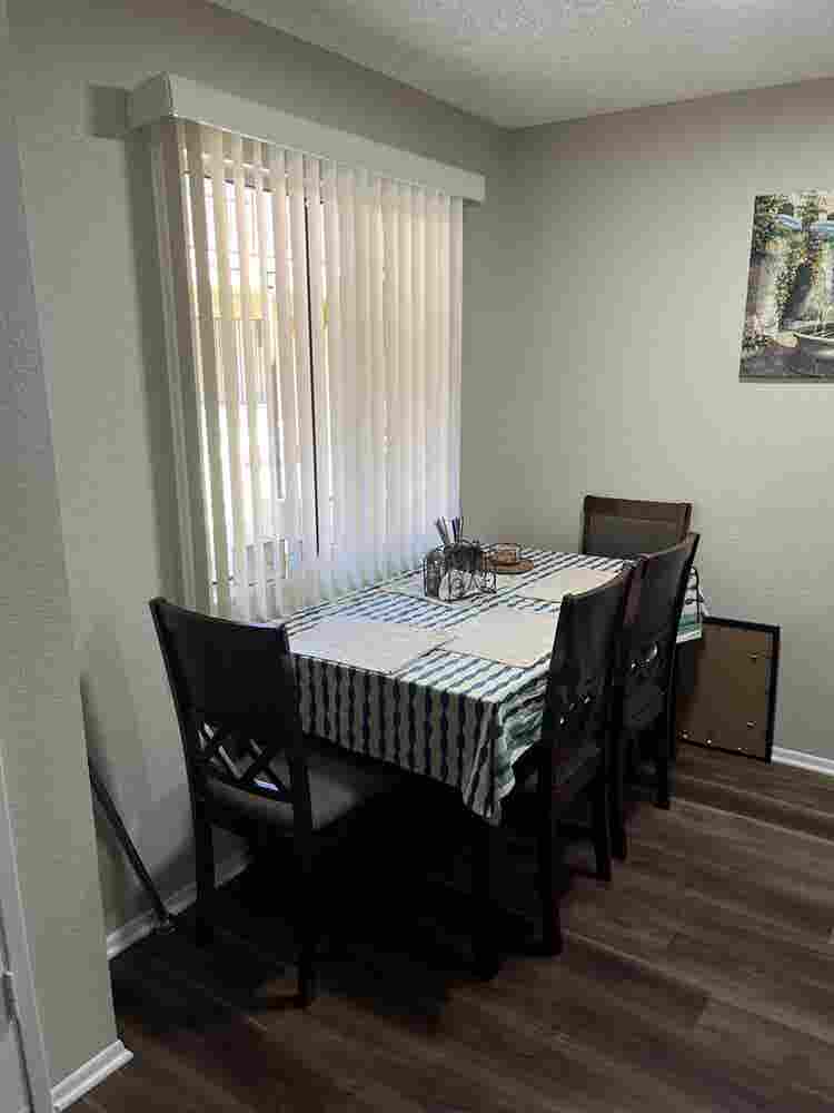 Couple looking for a roommate