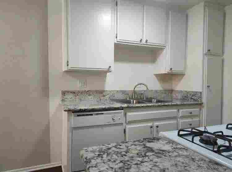 Couple looking for a roommate