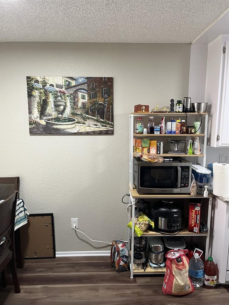 Couple looking for a roommate