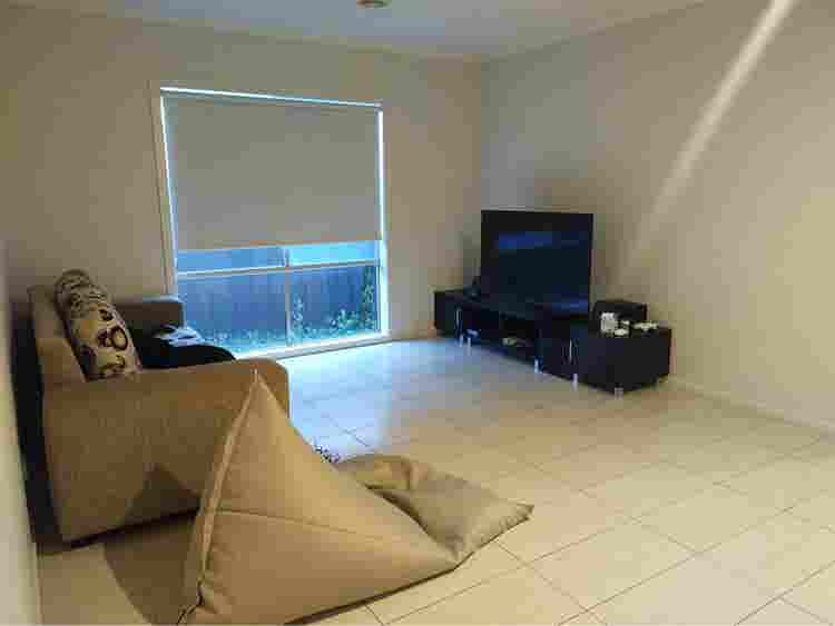Looking for female housemates