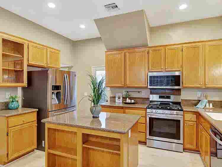 BA Lease Takeover in 3BR Condo
