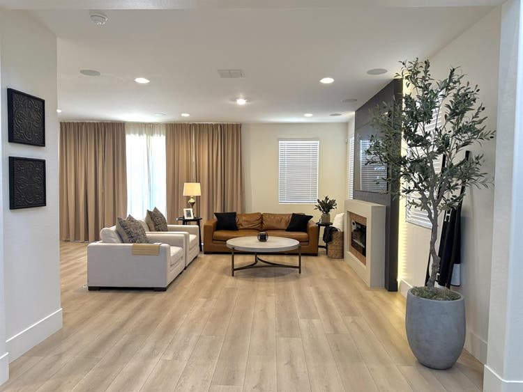 $ ROOM IN W. PHOENIX-&Indian