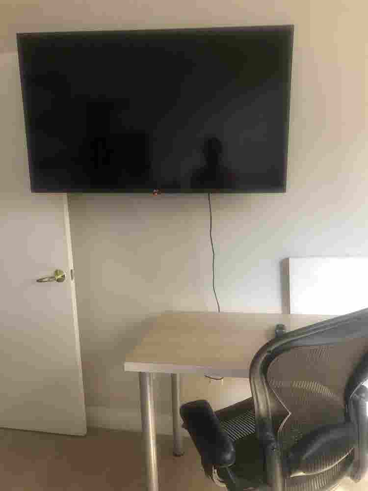 Furnished single bedroom available