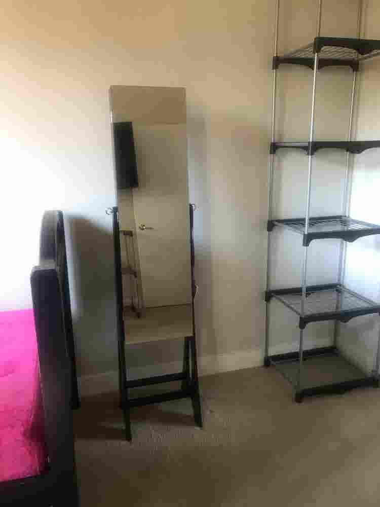 Furnished single bedroom available