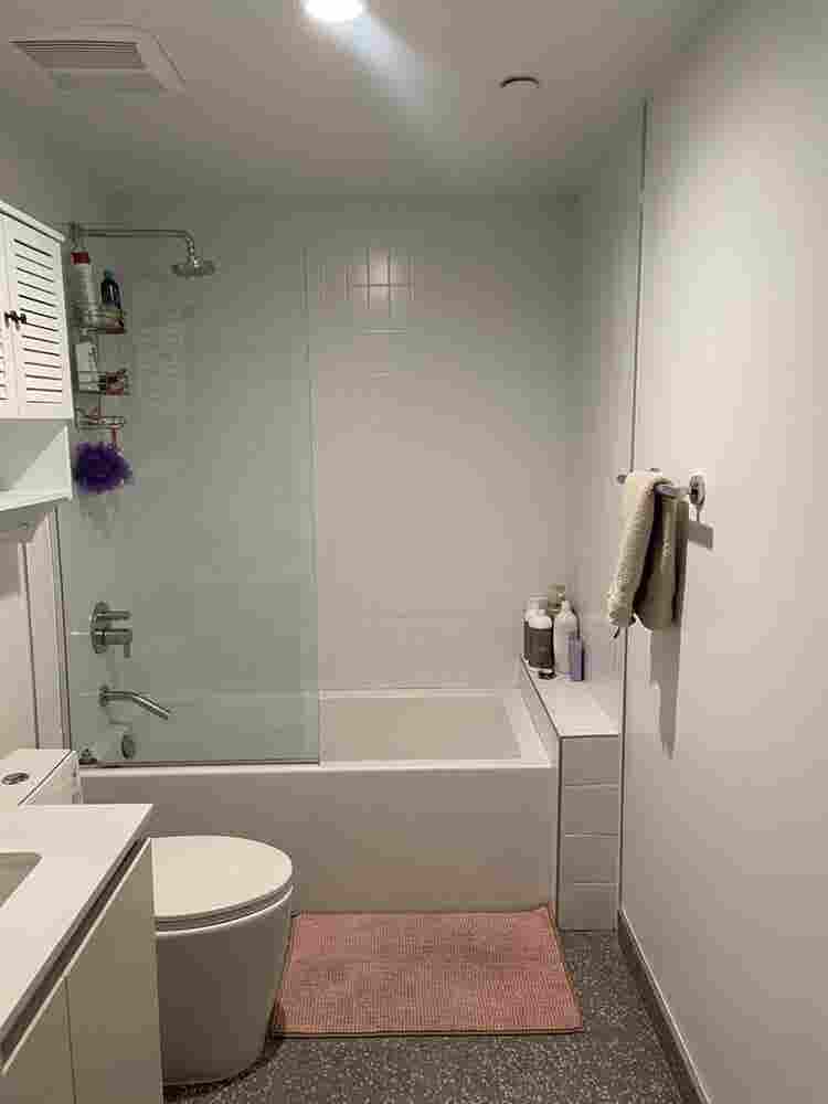 Bedrooms available in Brentwood apt
