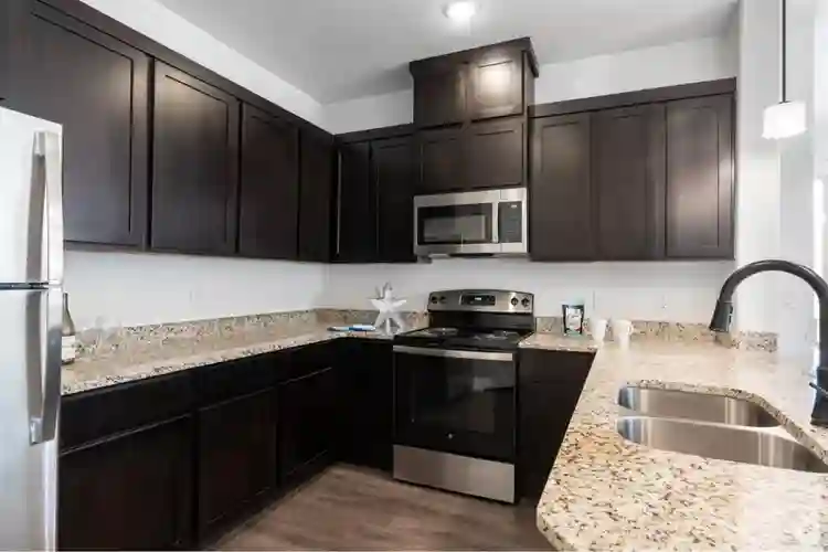 Full size bedroom & walk in closet