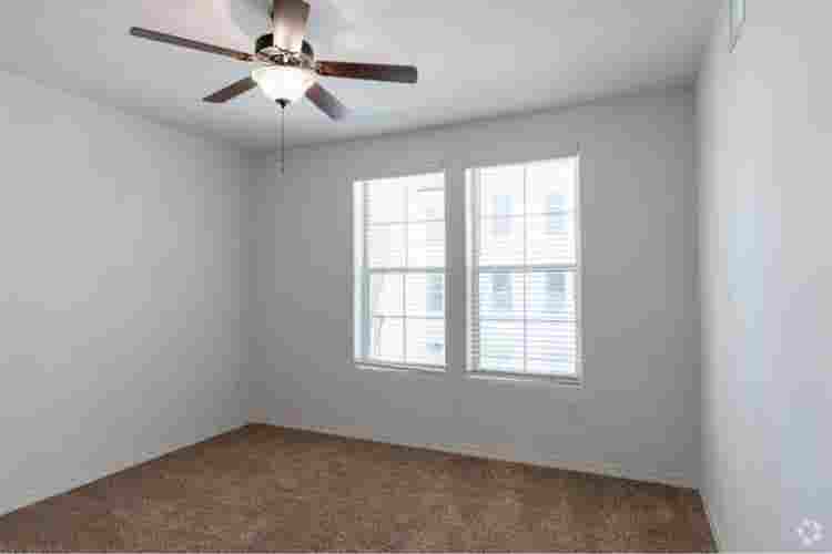 Full size bedroom & walk in closet