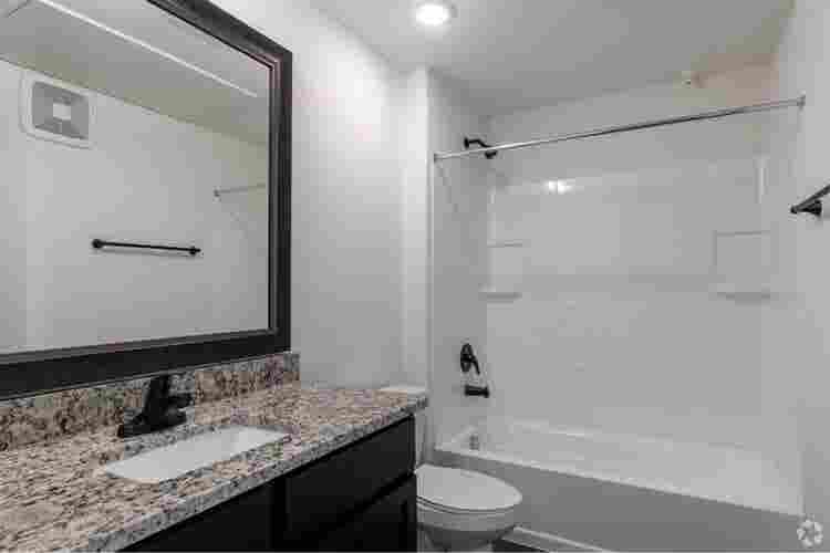 Full size bedroom & walk in closet