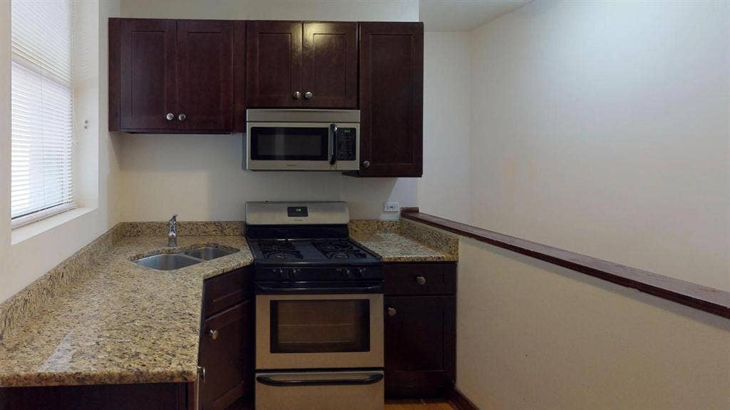 1 BR in Chicago