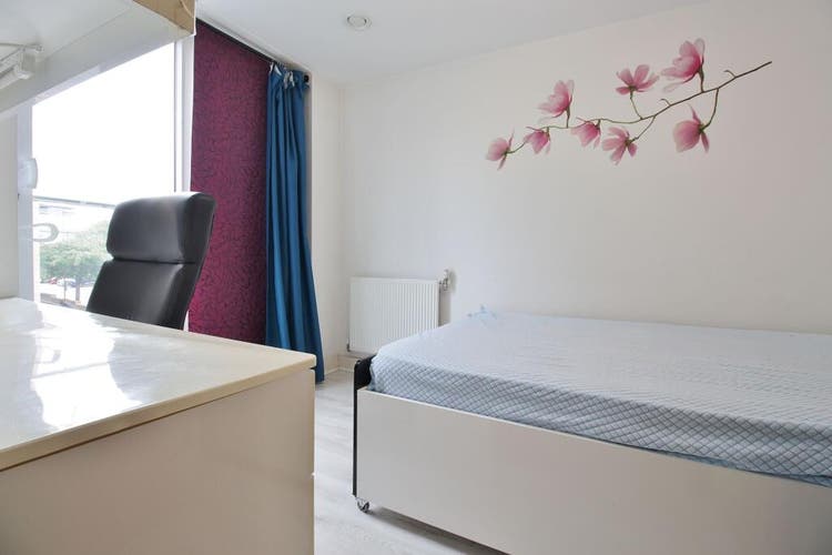 4 Bed Town house Hounslow, UK, Tw3