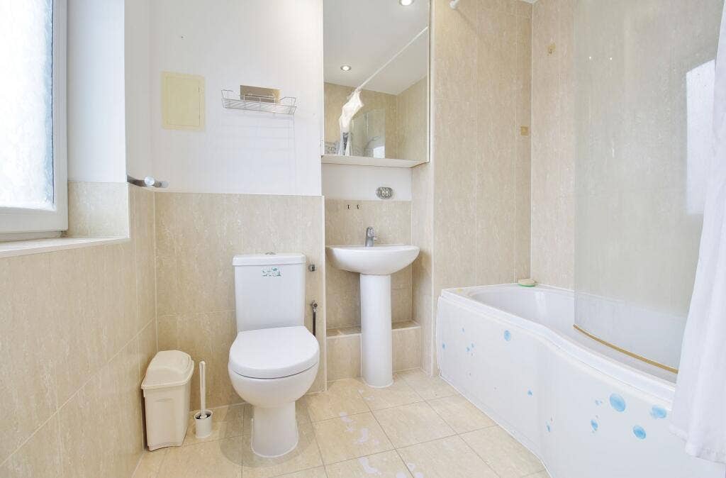 4 Bed Town house Hounslow, UK, Tw3
