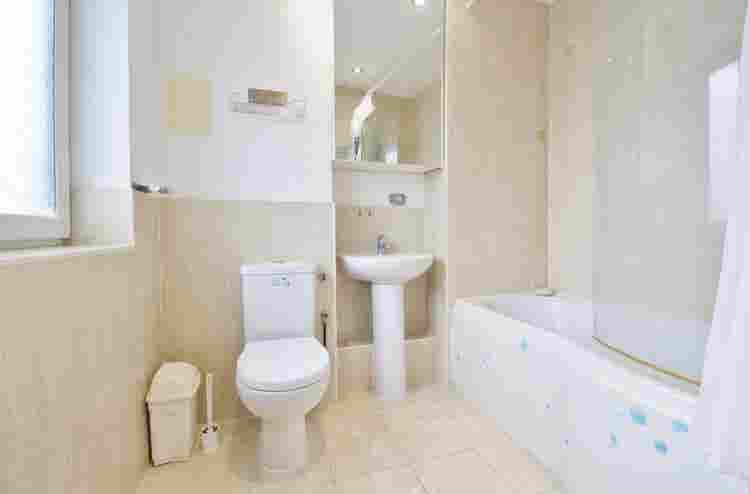 4 Bed Town house Hounslow, UK, Tw3