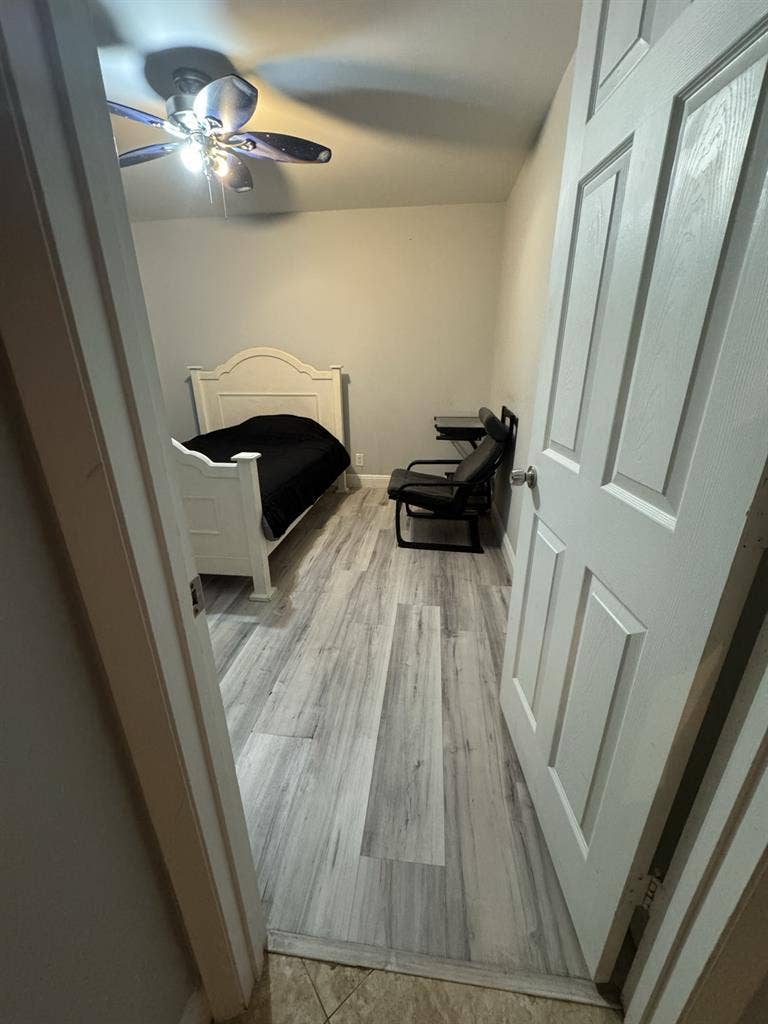 Looking for a roommate