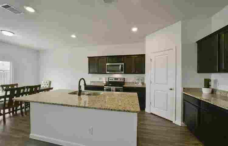 Looking to rent  rooms out