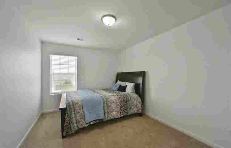 Looking to rent  rooms out
