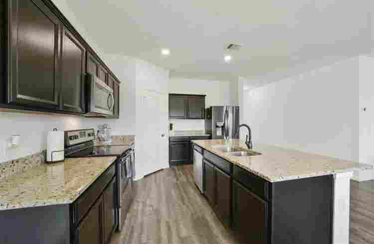 Looking to rent  rooms out