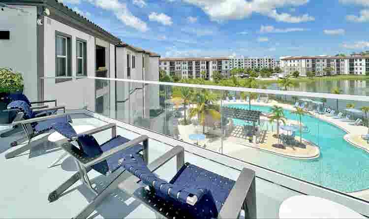 Luxury Apartments,  min downtown