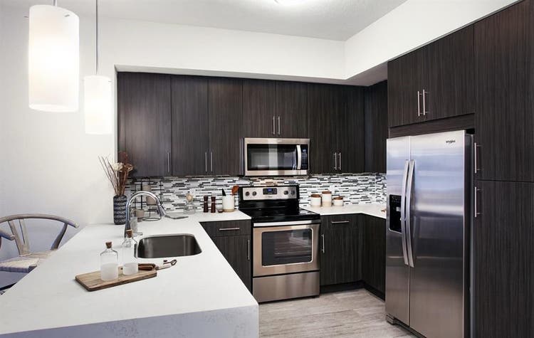 Luxury Apartments, min downtown