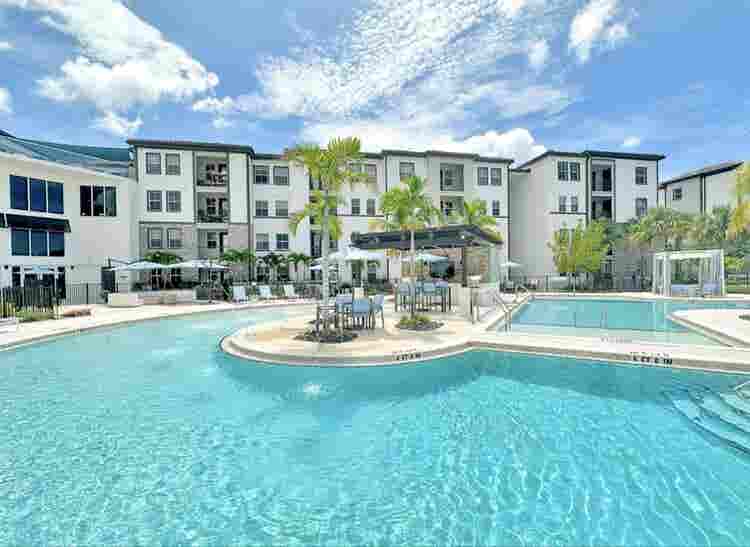 Luxury Apartments,  min downtown